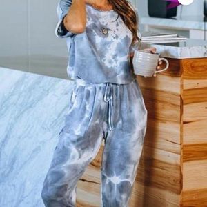 Brand New 2 piece tie dye set!